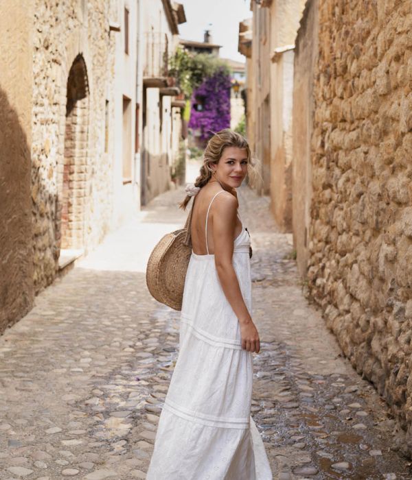 Donna in strade siciliane
